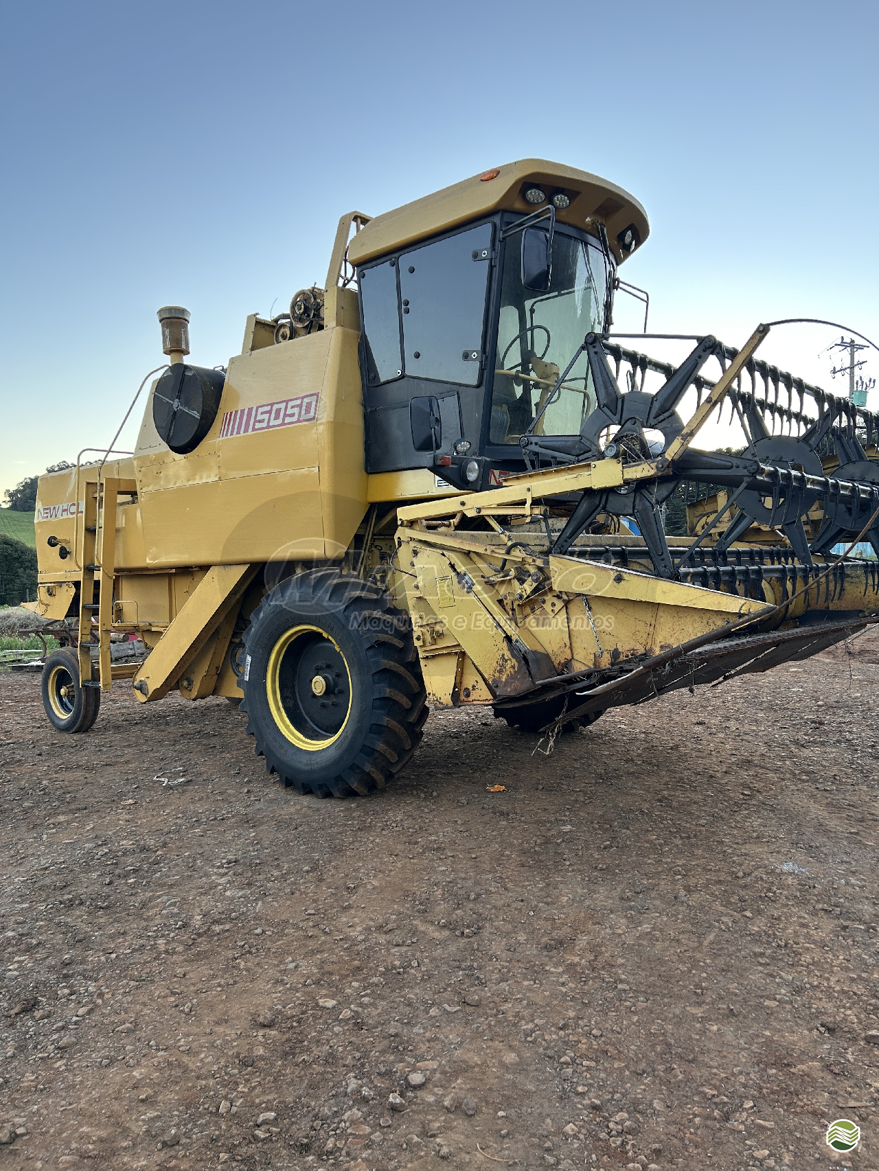 COLHEITADEIRA NEW HOLLAND NH 5050 Miagro Máquinas e Equipamentos LAGOA VERMELHA RIO GRANDE DO SUL RS